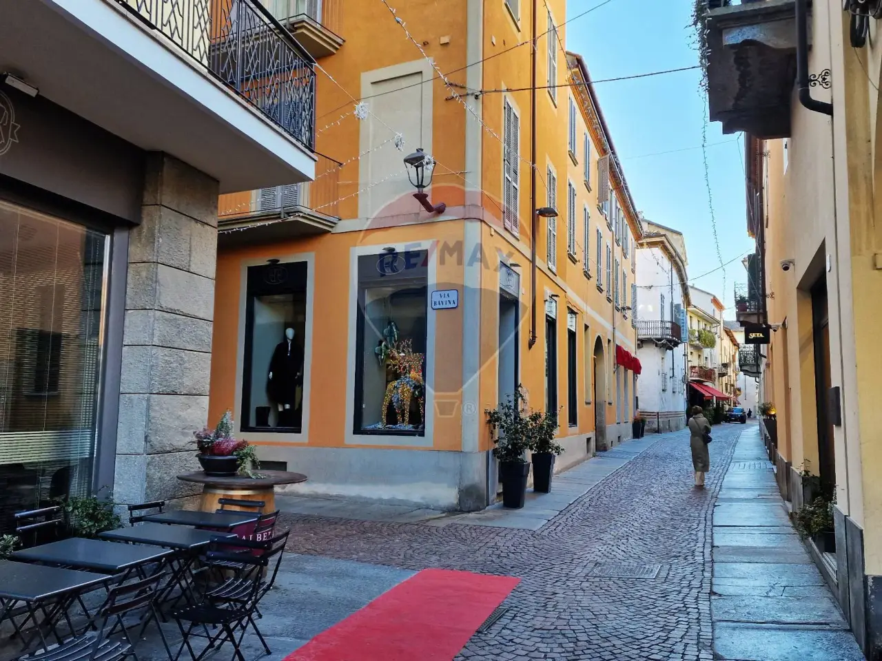 Negozio in Via Pertinace 3, Alba, {3} - Foto 1