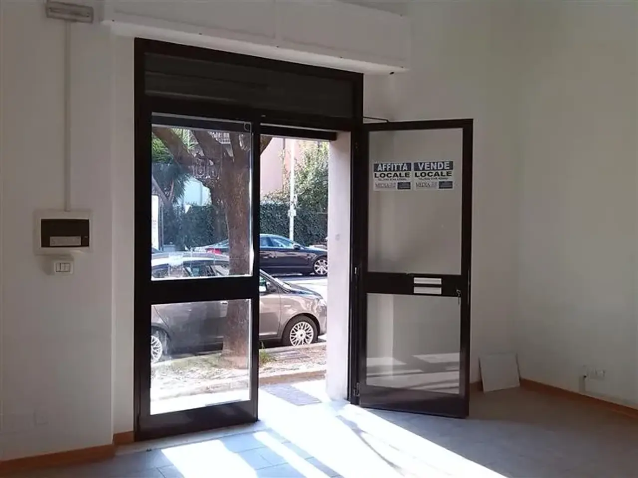 Negozio in Via Curio Dentato, Terni, {3} - Foto 2