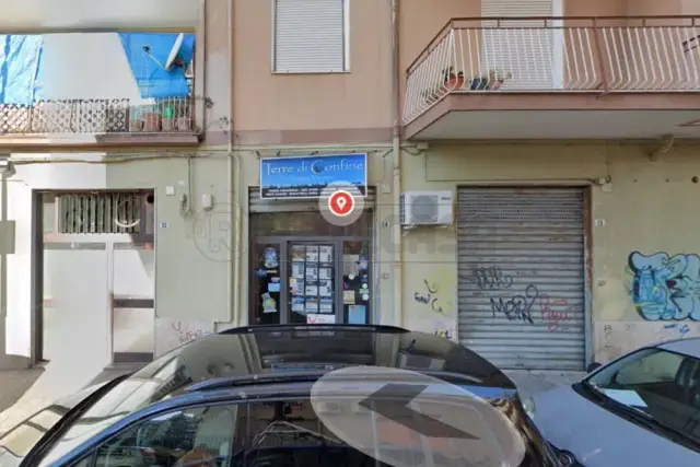 Negozio in Via Generale Germano Ricciardi 27, Salerno - Foto 1