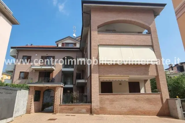 4-room flat, Bernareggio - Photo 1