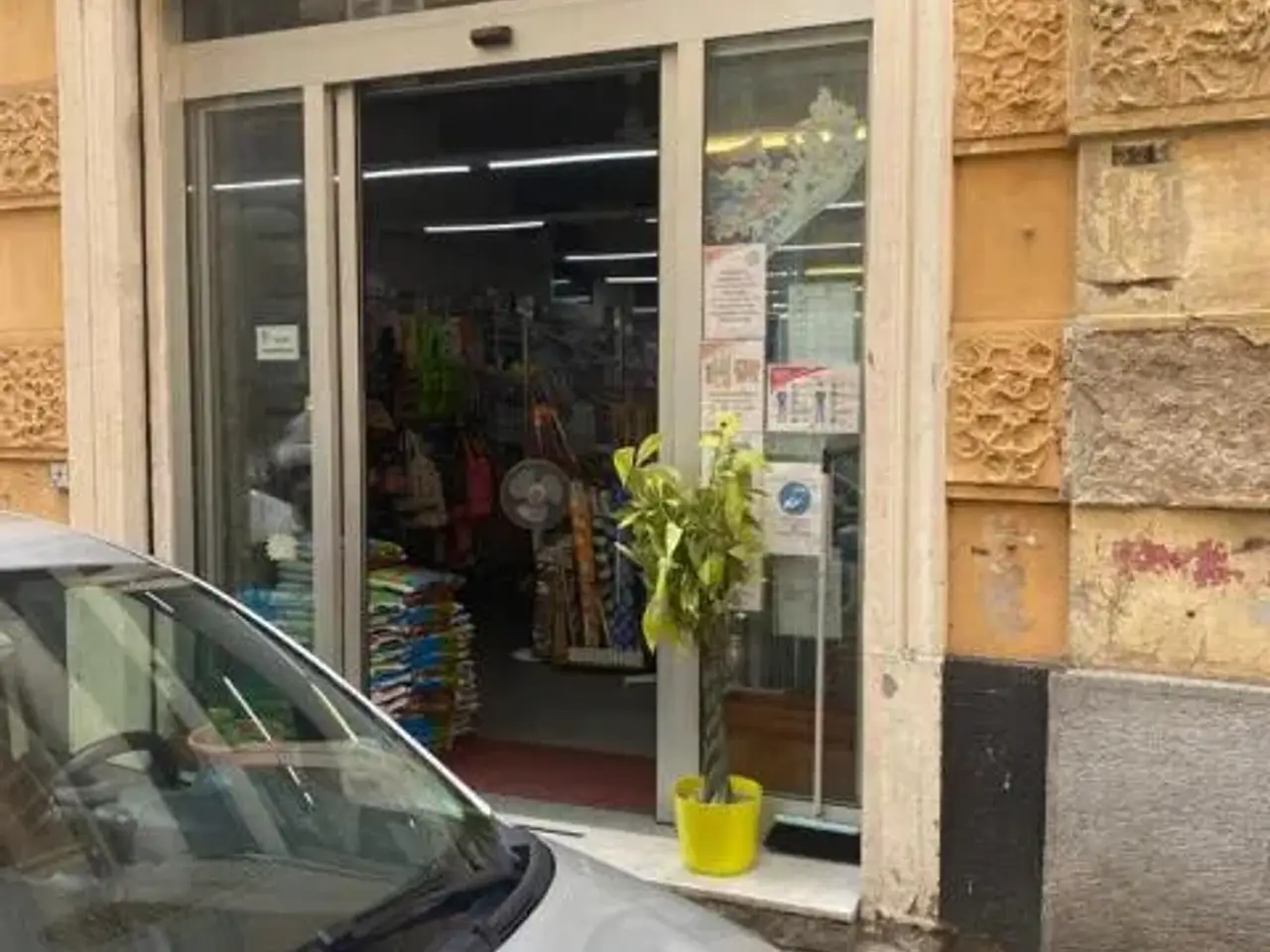 Negozio in Via Rolando, Genova, {3} - Foto 1