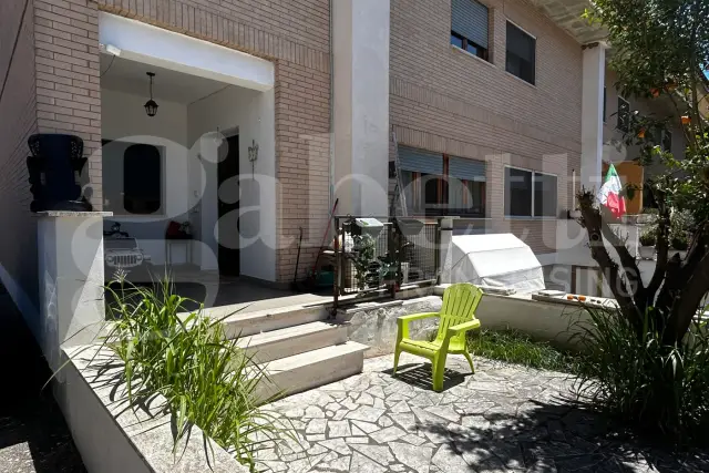 Terraced house in Via Prony, Terracina - Photo 1