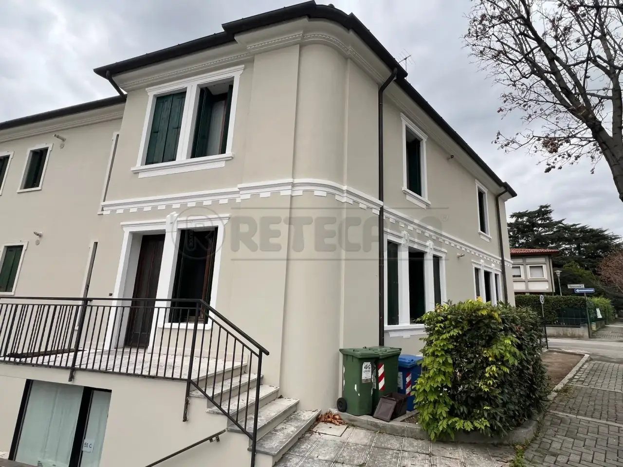 Palazzina commerciale in , Bassano Del Grappa, {3} - Foto 1