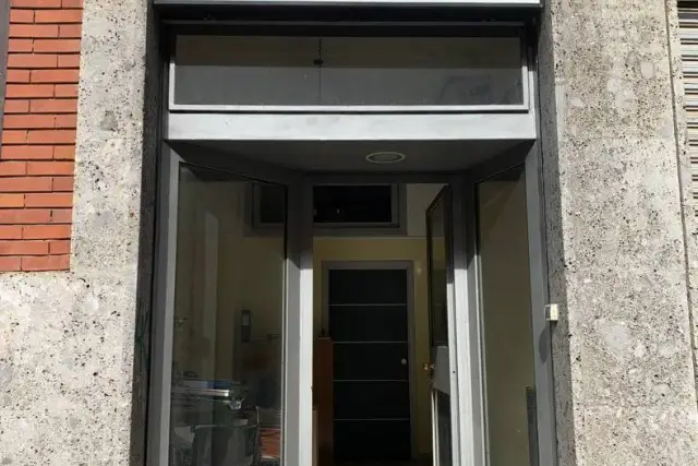 Negozio in vendita, Viale Lucania 17, Milano - Foto 1