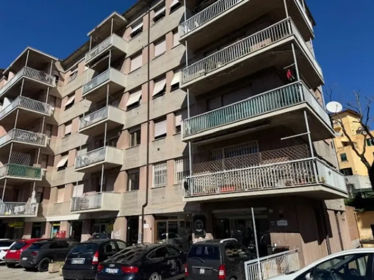 Negozio in Via della Concordia, Perugia, {3} - Foto 1
