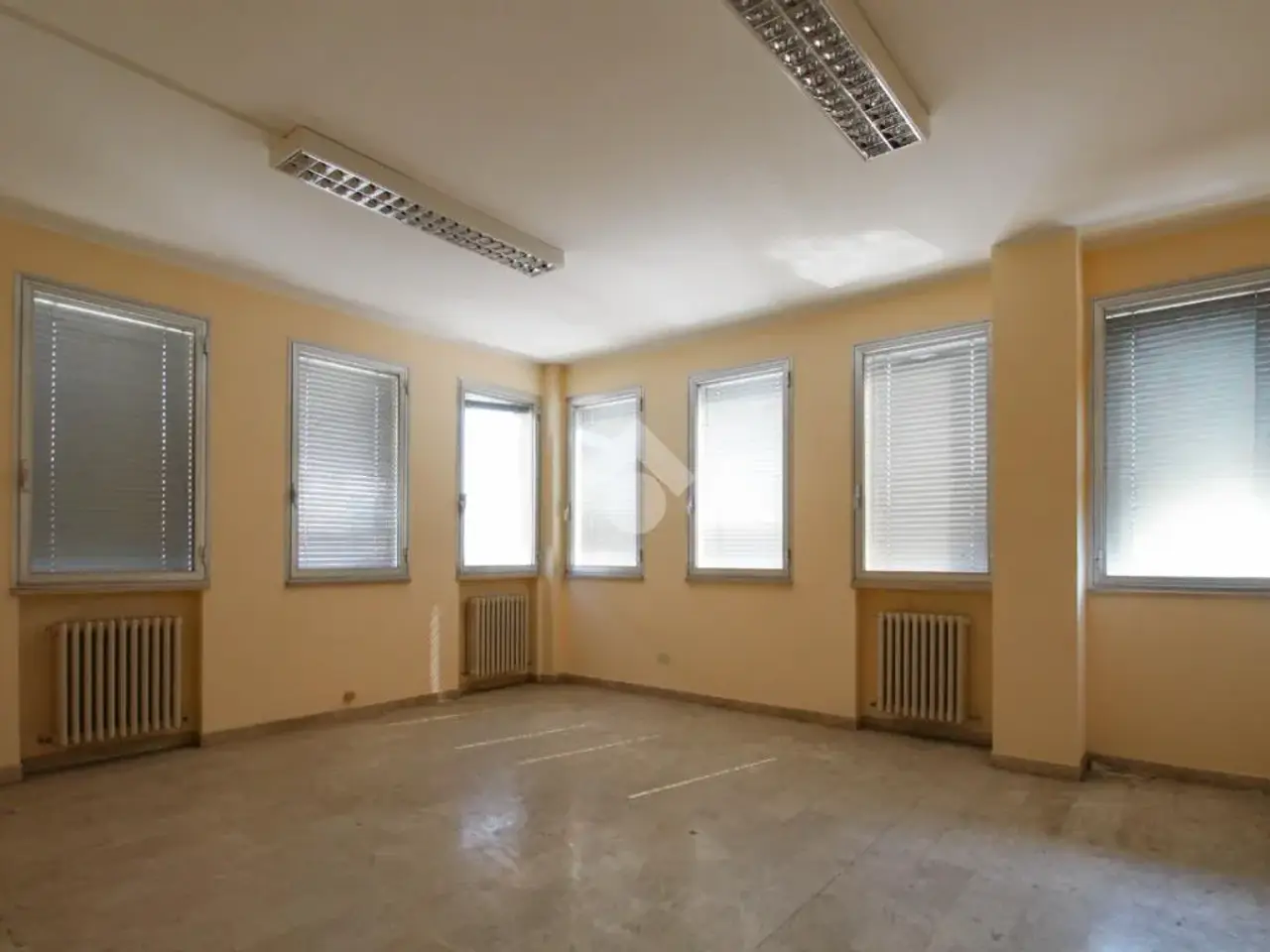 Ufficio in Via Giovan Battista Bellucci, Vignola, {3} - Foto 1