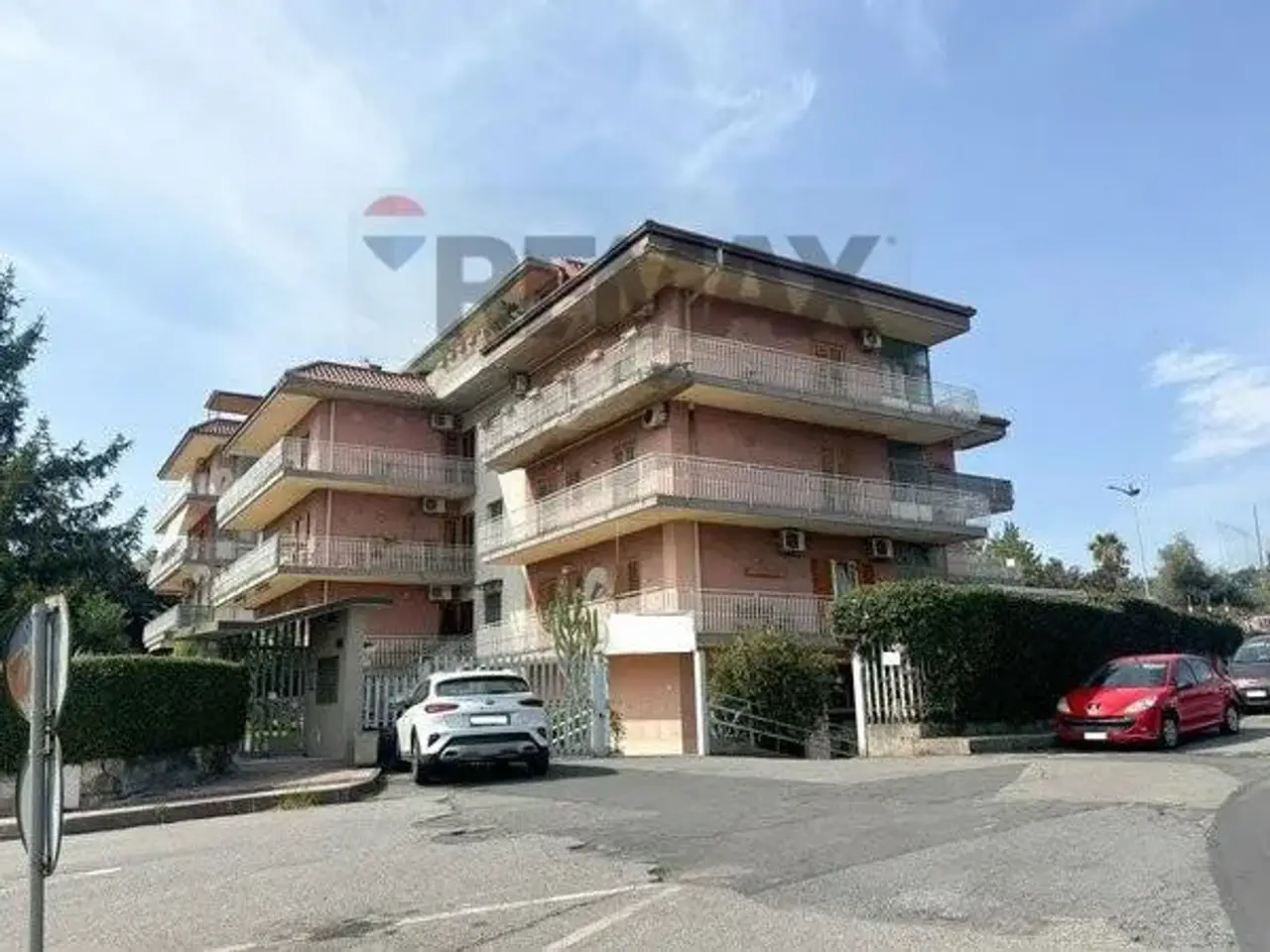 Negozio in Via Dafni 6, Aci Catena, {3} - Foto 1