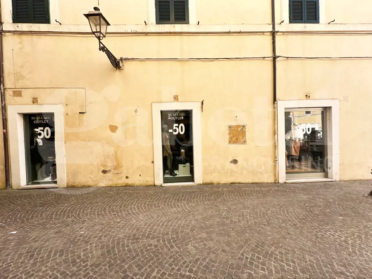 Negozio in Piazza Matteotti  54, Civita Castellana, {3} - Foto 2
