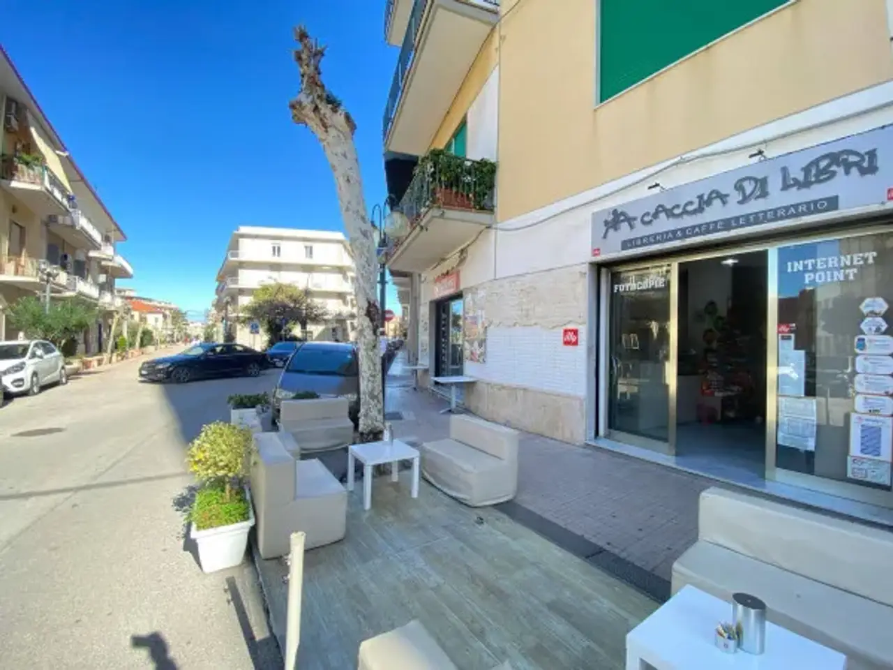 Bar in Via Francesco Crispi, Capo D'Orlando, {3} - Foto 1