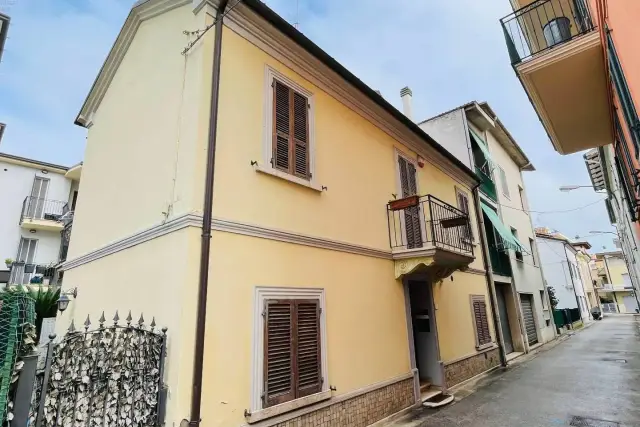 Casa indipendente in Via Montegrappa 5, San Benedetto del Tronto - Foto 1