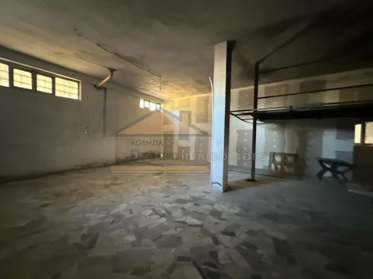 Magazzino in Via Aldo Moro, Mugnano Di Napoli, {3} - Foto 2