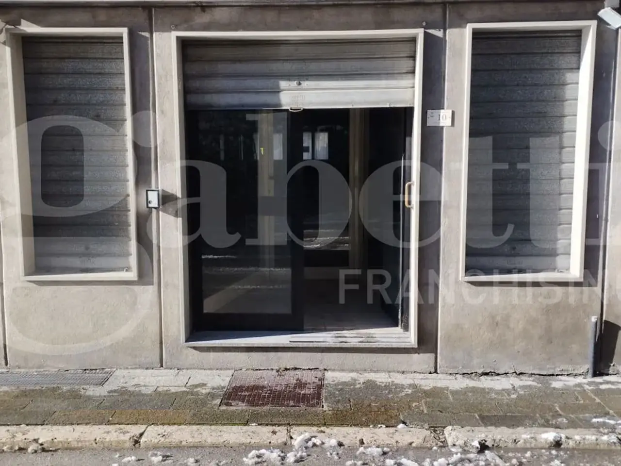 Negozio in Via Ponte Nuovo 10, Castel Di Sangro, {3} - Foto 2