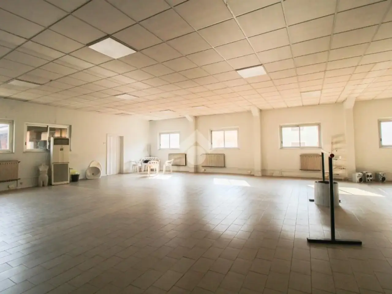 Ufficio in Via Baldassarre Asmondi 1, Orzinuovi, {3} - Foto 1