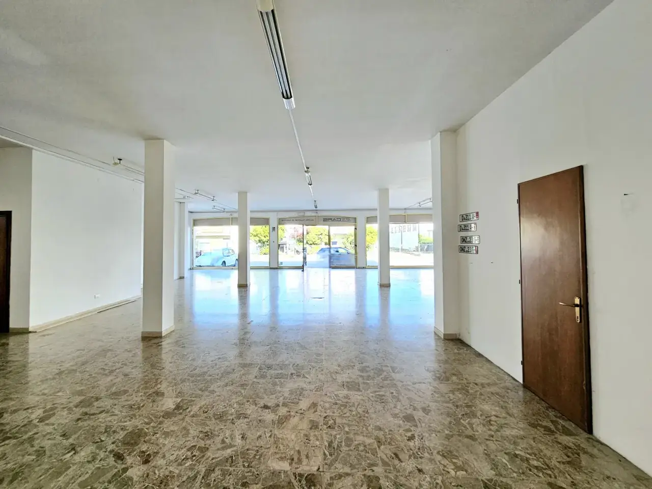 Negozio in Viale Ungheria, Casale Di Scodosia, {3} - Foto 2