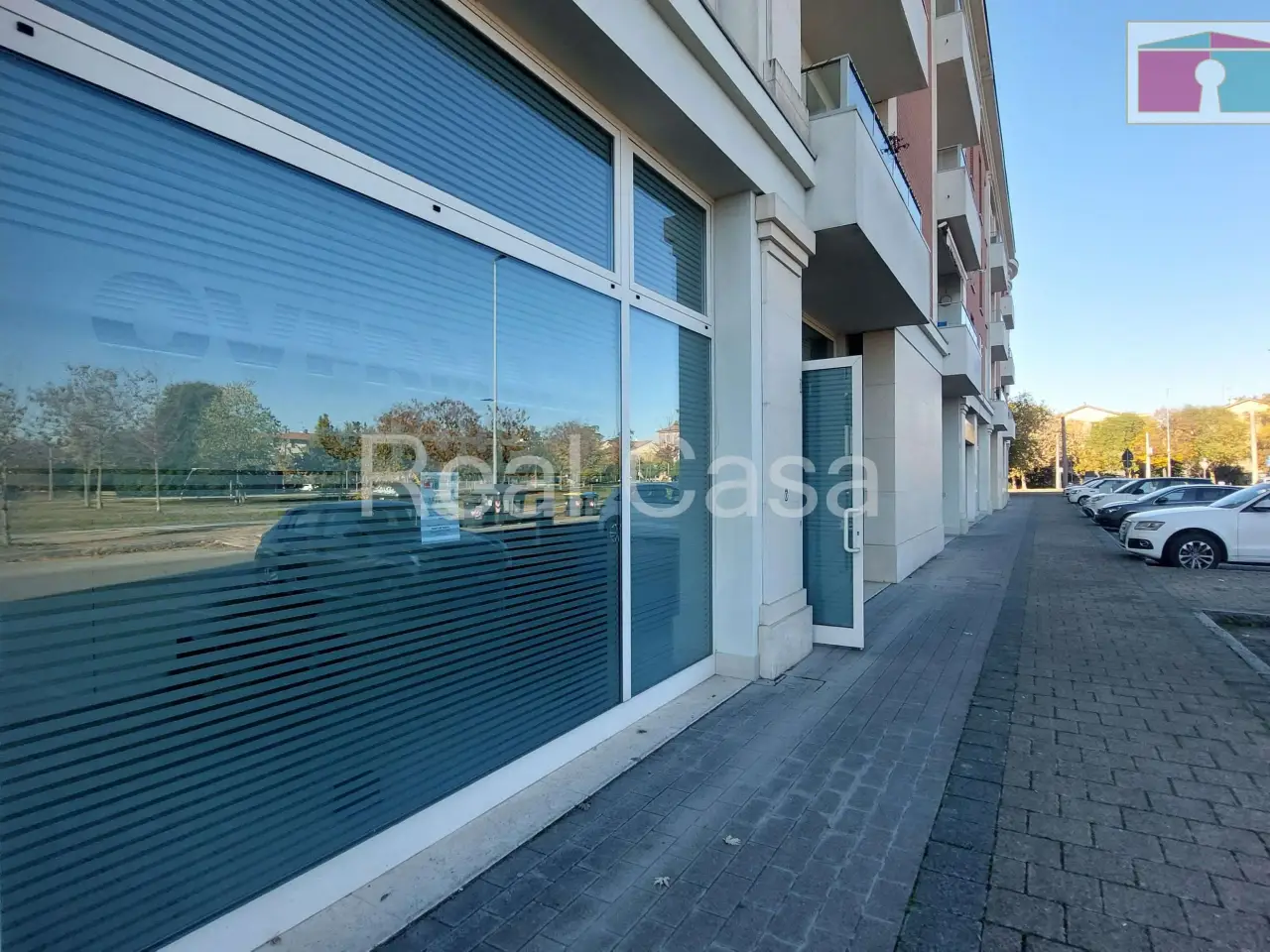 Palazzina commerciale in Via Gerosa 32, Modena, {3} - Foto 1