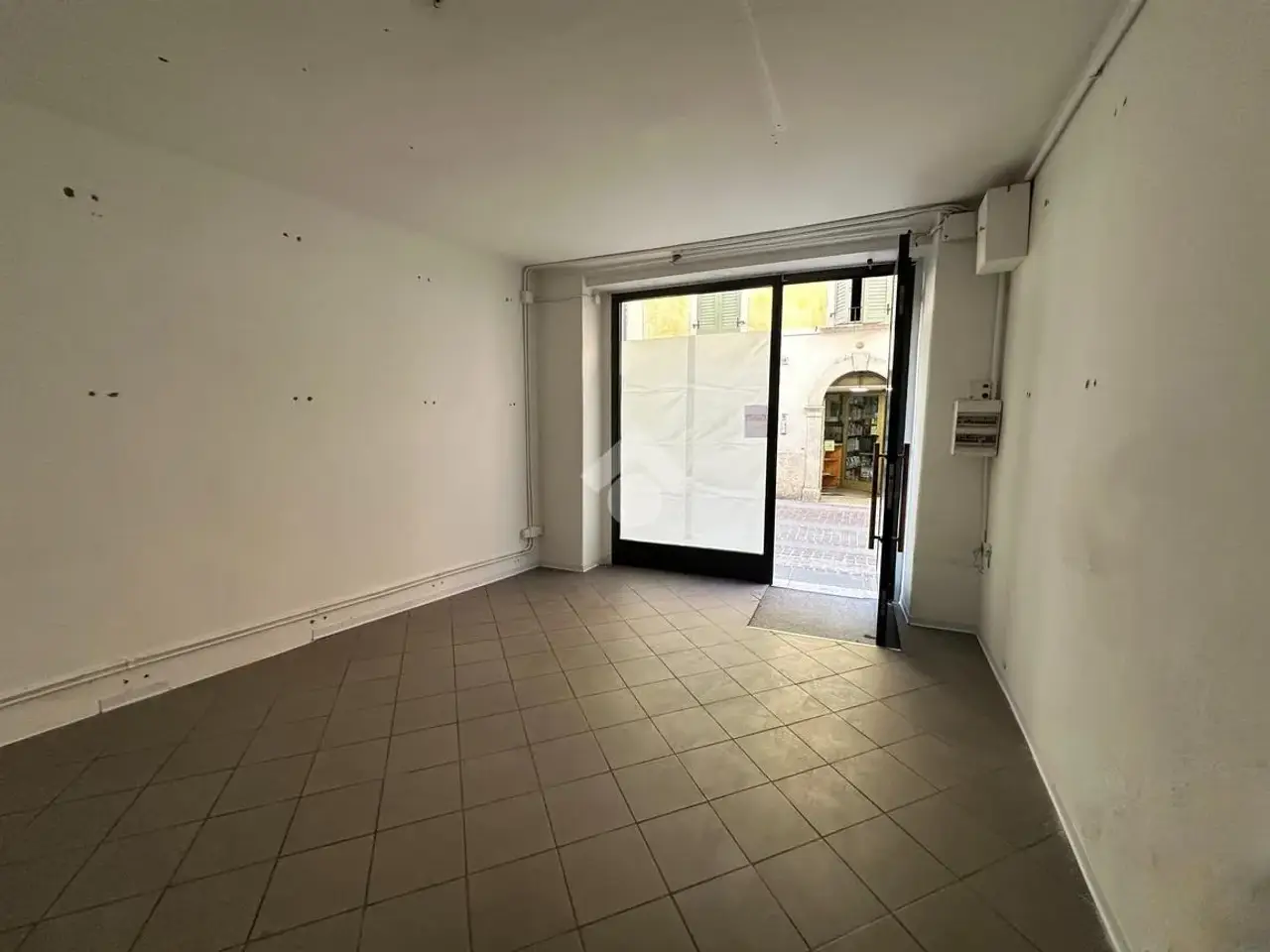 Negozio in Via Giuseppe Garibaldi 19, Rovereto, {3} - Foto 2