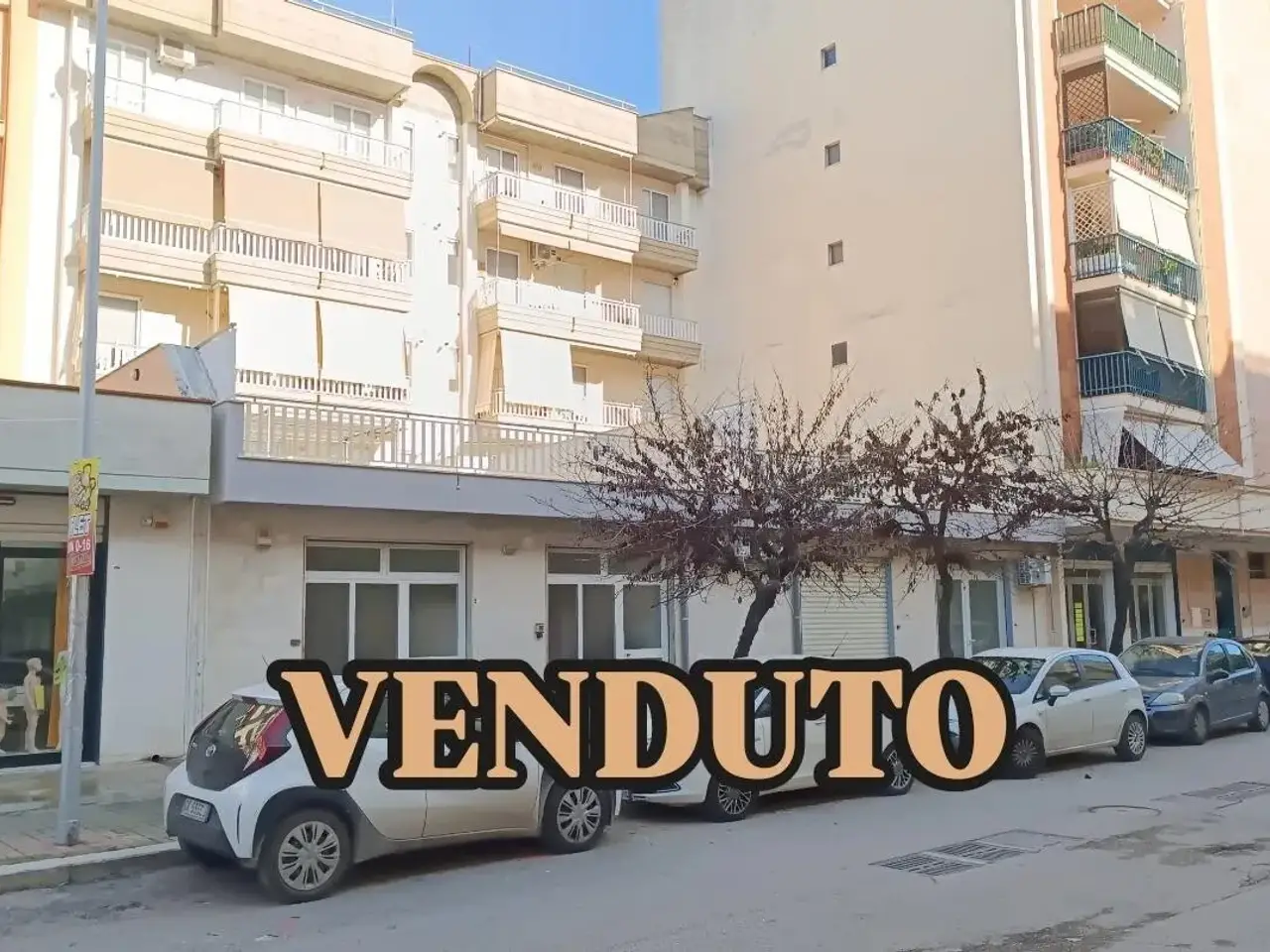 Palazzina commerciale in Via Mattia Preti 29/31, Andria, {3} - Foto 1