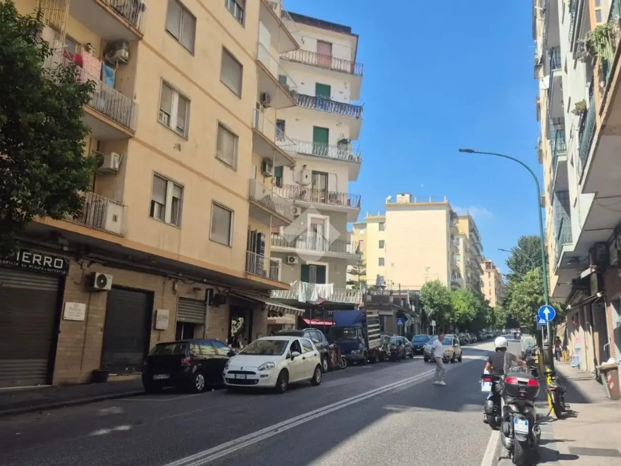 Negozio in Via Pietro Castellino 12, Napoli, {3} - Foto 2