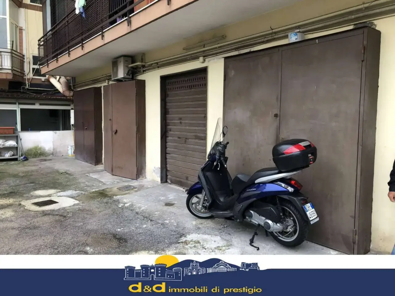Locale commerciale in Traversa Cupa Capodichino Napoli, Napoli, {3} - Foto 1