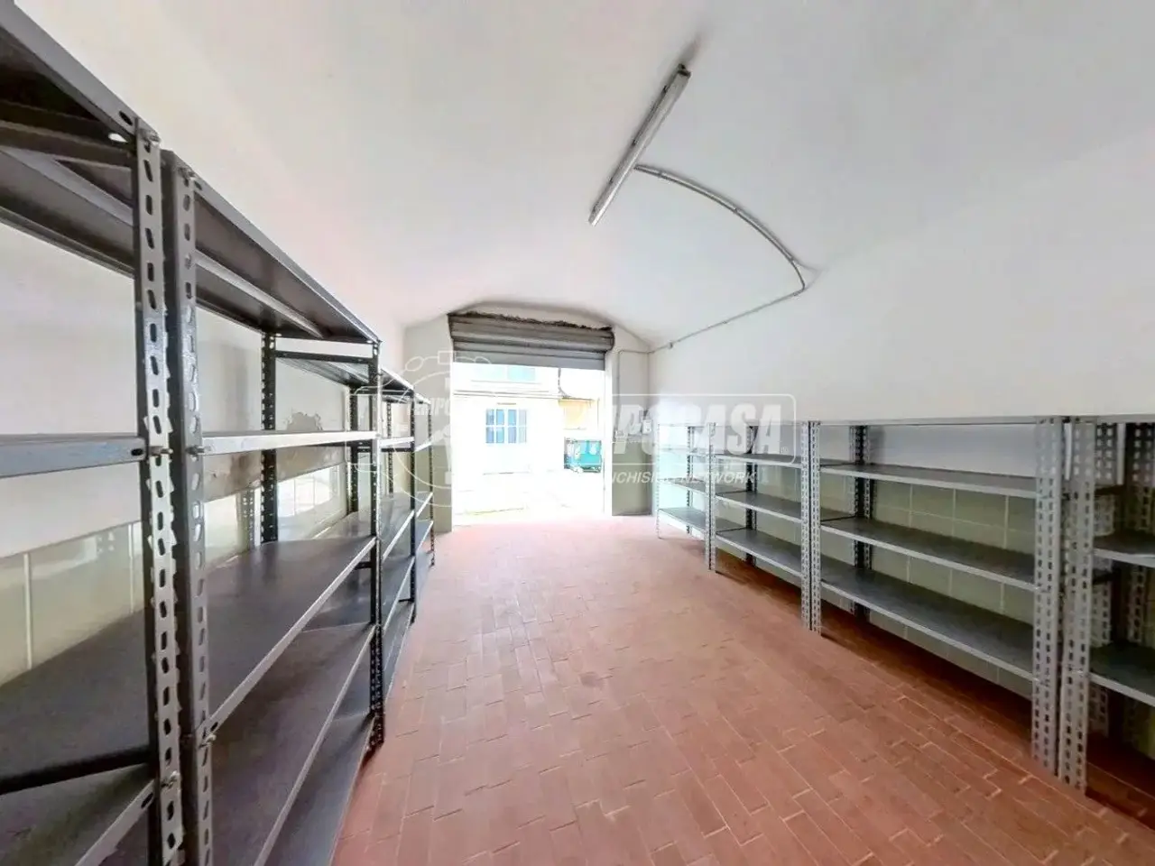 Magazzino in Piazza Francesco Crispi 60, Torino, {3} - Foto 1