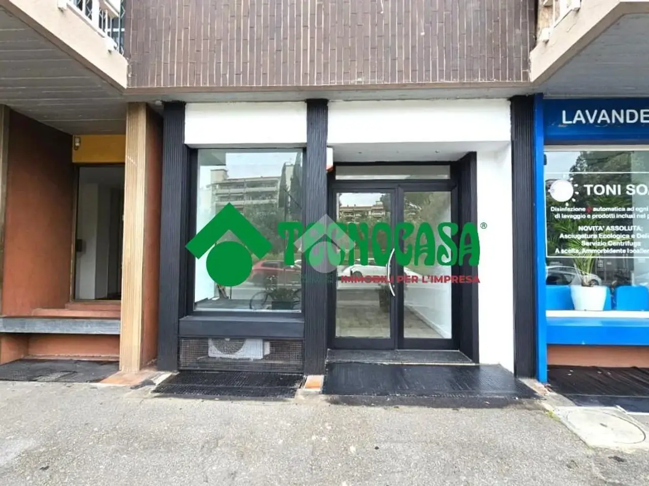 Negozio in Via della Querciola 81, Sesto Fiorentino, {3} - Foto 1