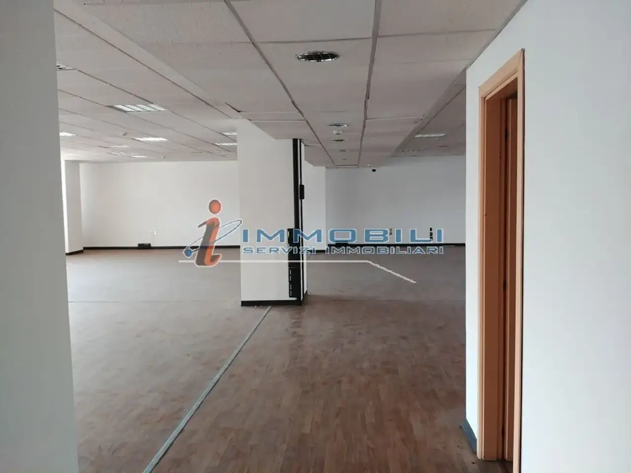 Ufficio in Via Bartolomeo Colleoni, Agrate Brianza, {3} - Foto 2