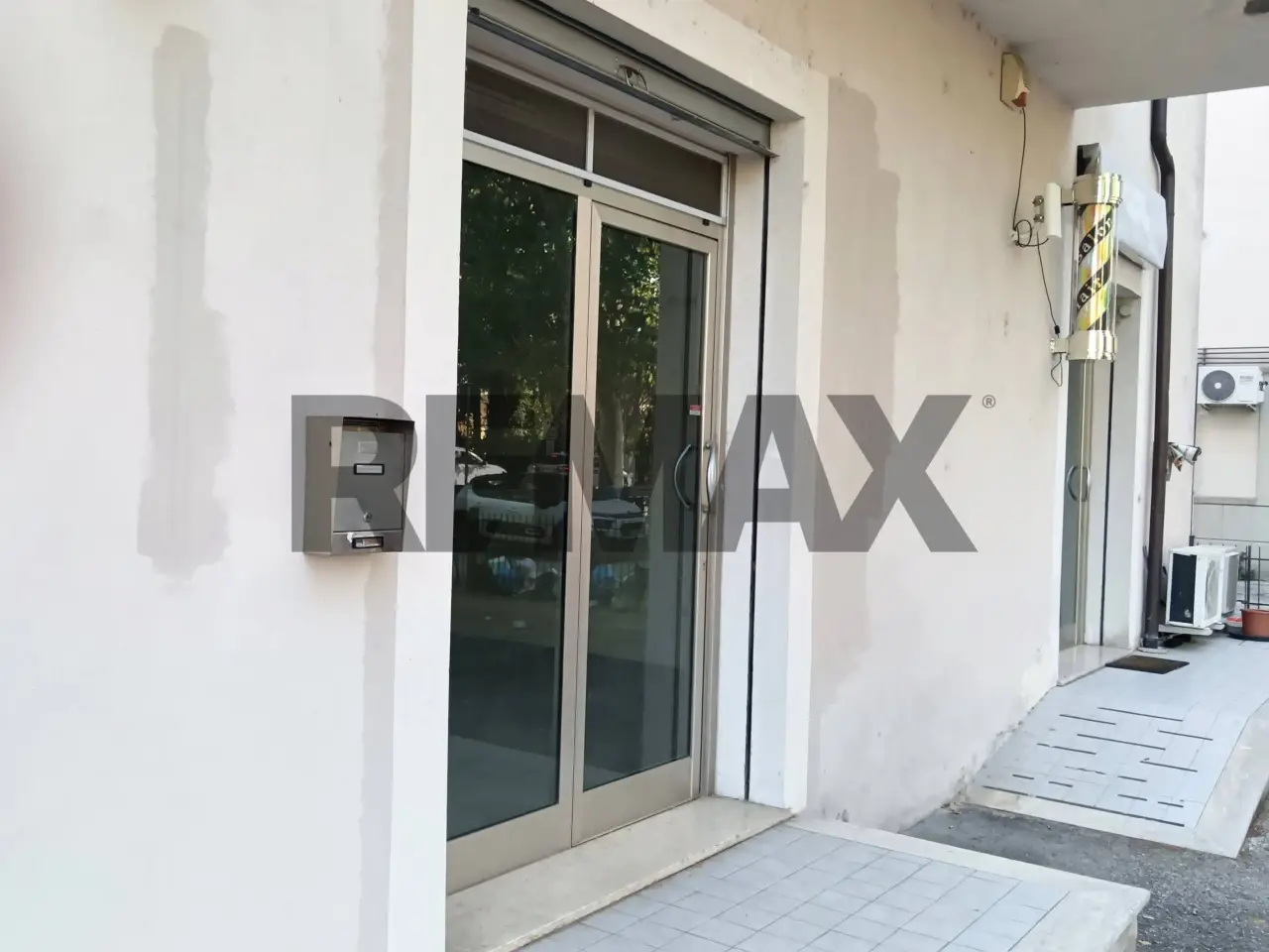 Negozio in Viale Firenze 4, Foligno, {3} - Foto 1