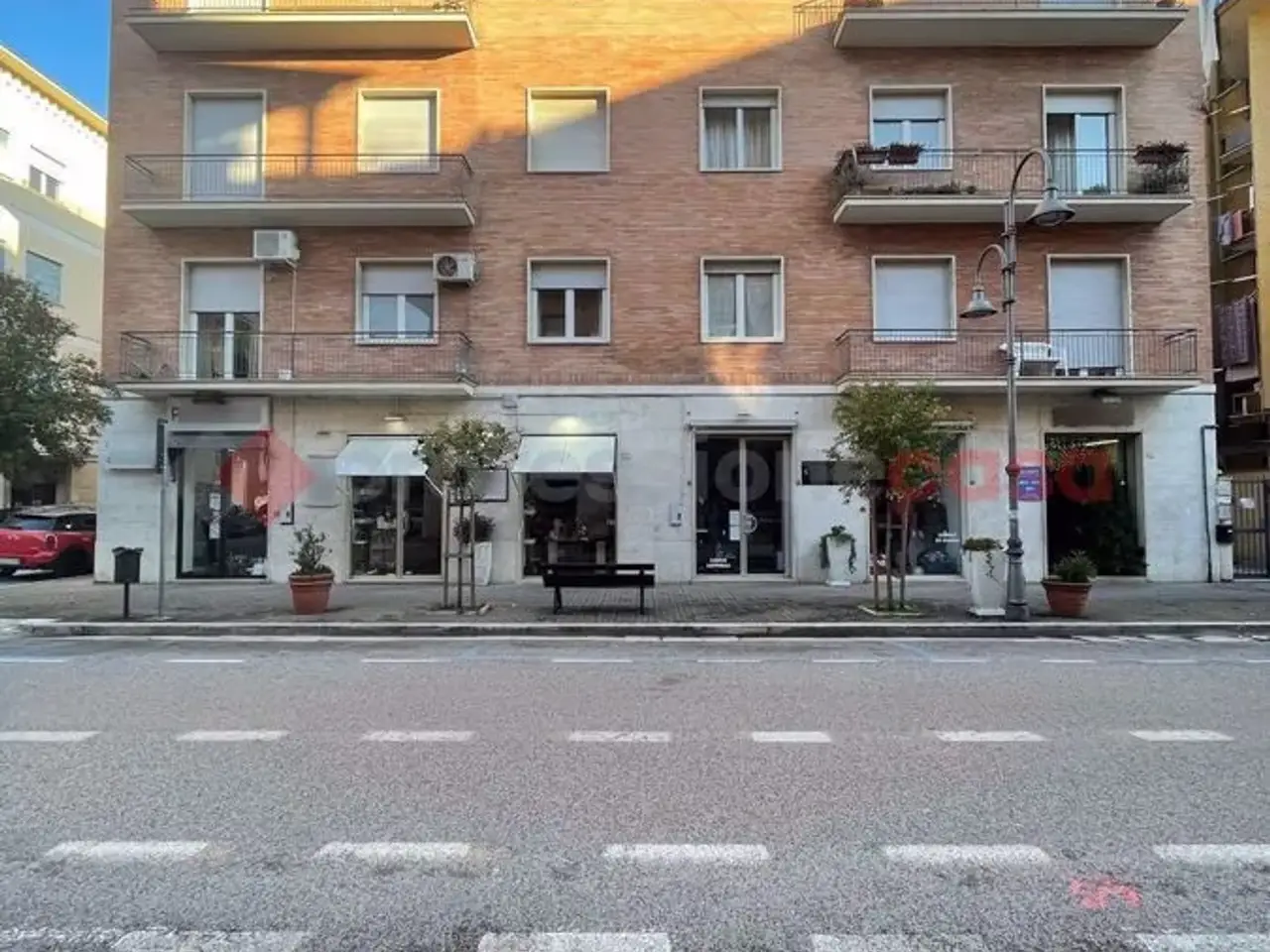 Negozio in Corso della Repubblica 243, Cassino, {3} - Foto 1