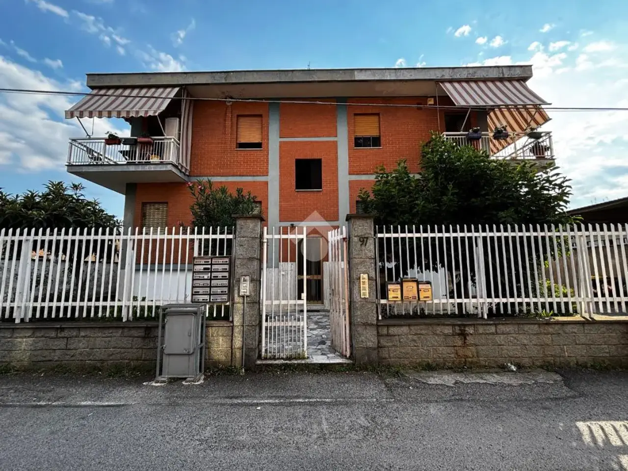 Laboratorio in Via Refrancore 97, Torino, {3} - Foto 1