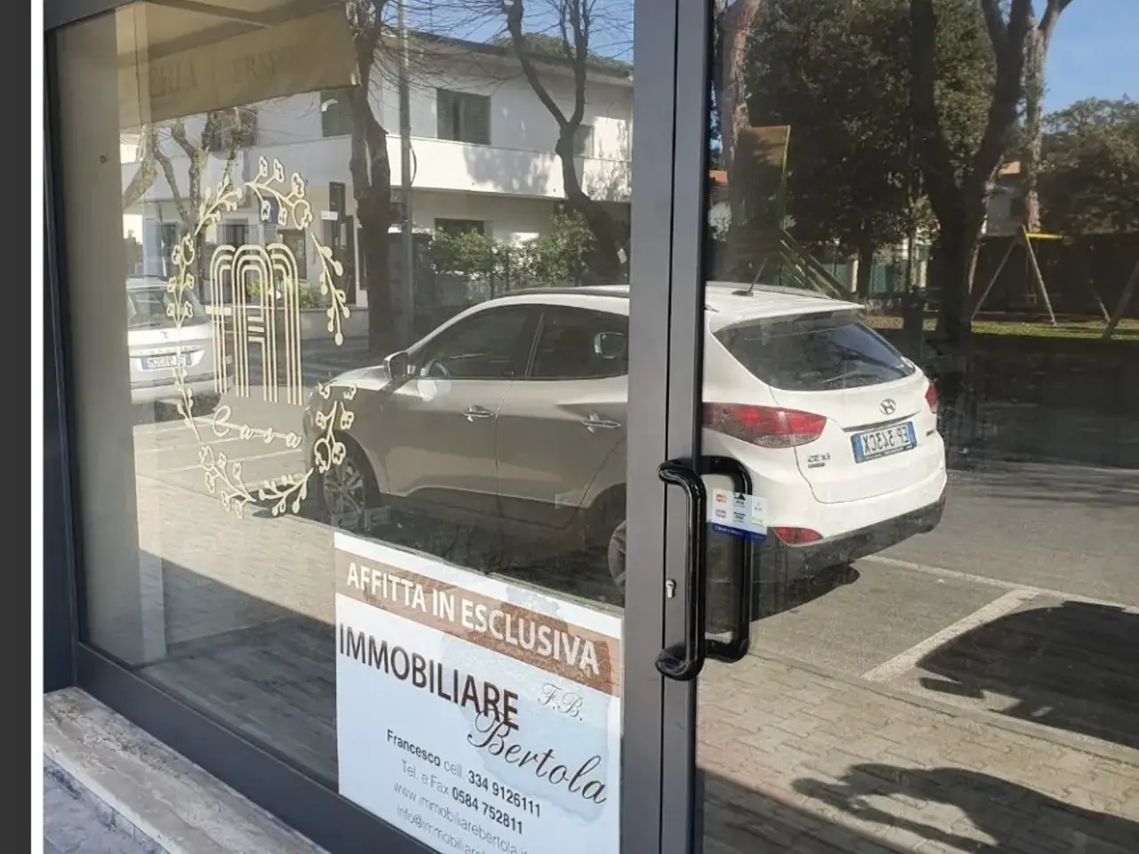 Palazzina commerciale in Via Mazzini 210, Forte Dei Marmi, {3} - Foto 1