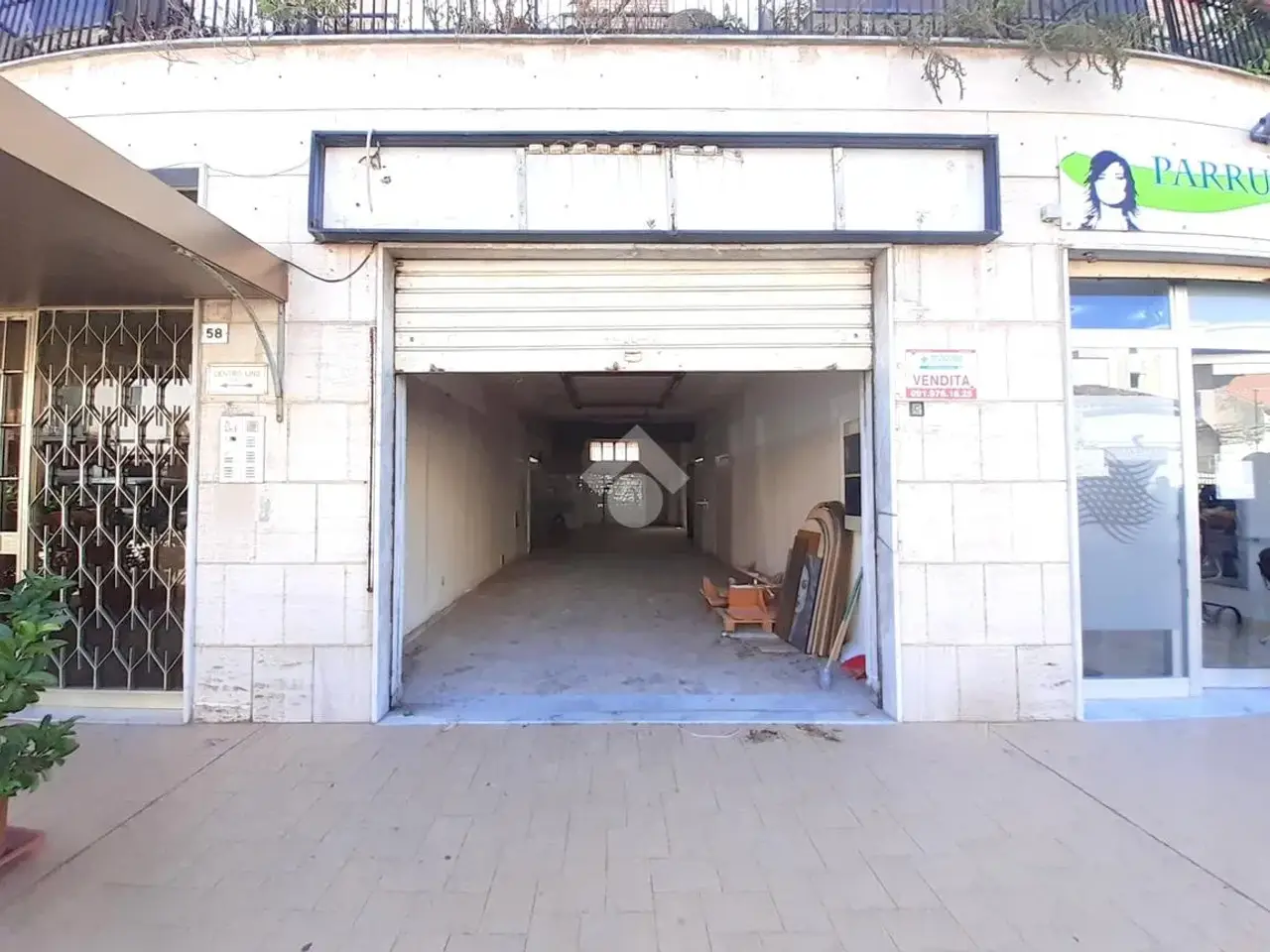 Negozio in Via Giuseppe Ingegneros 60, Palermo, {3} - Foto 1