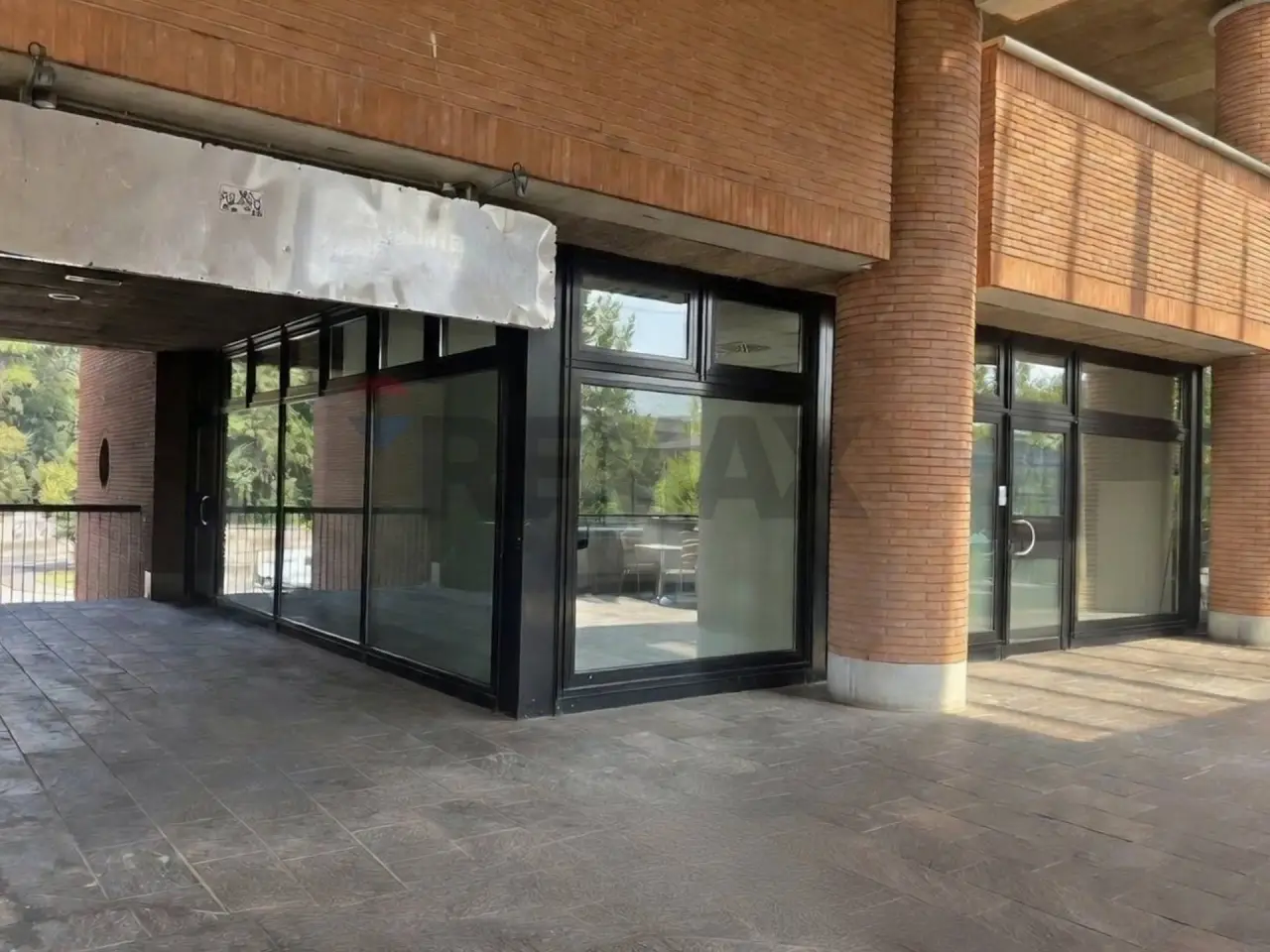 Negozio in Piazza Marconi 7, Vimercate, {3} - Foto 2