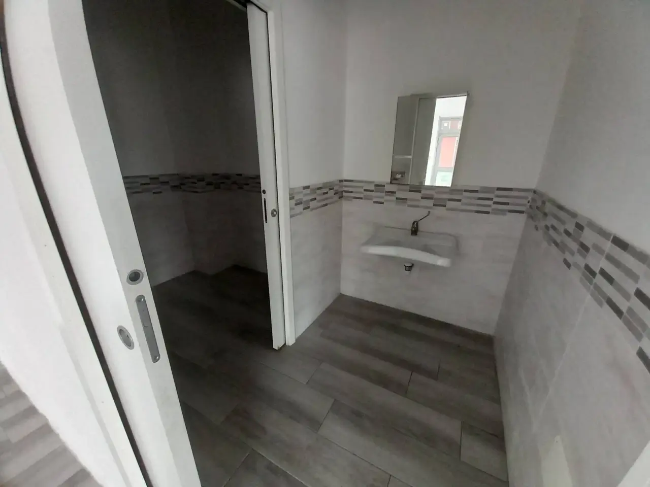 Esercizio commerciale in Via Lavoria 1, Crespina Lorenzana, {3} - Foto 2