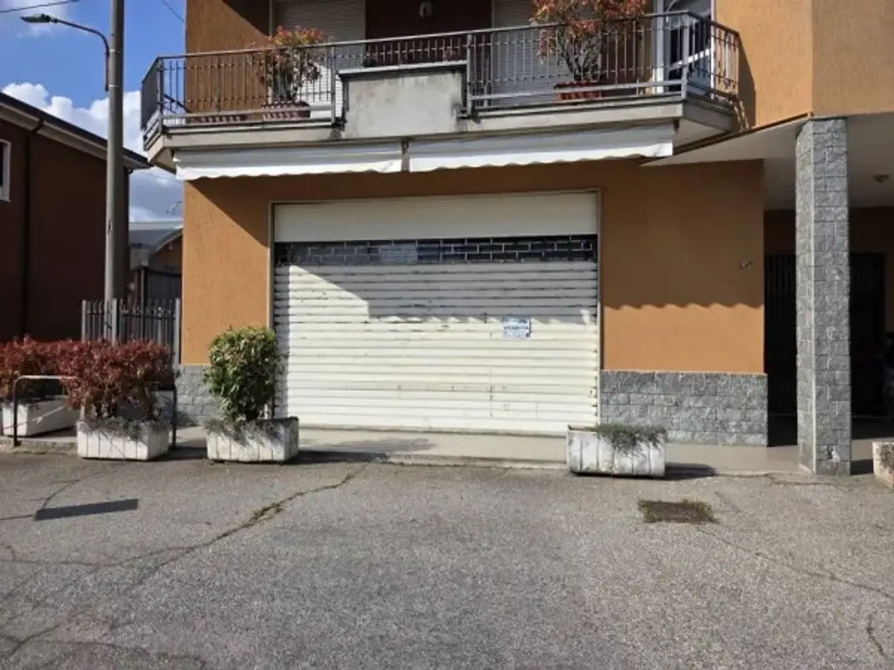 Negozio in Via Monte Berico, Samarate, {3} - Foto 1