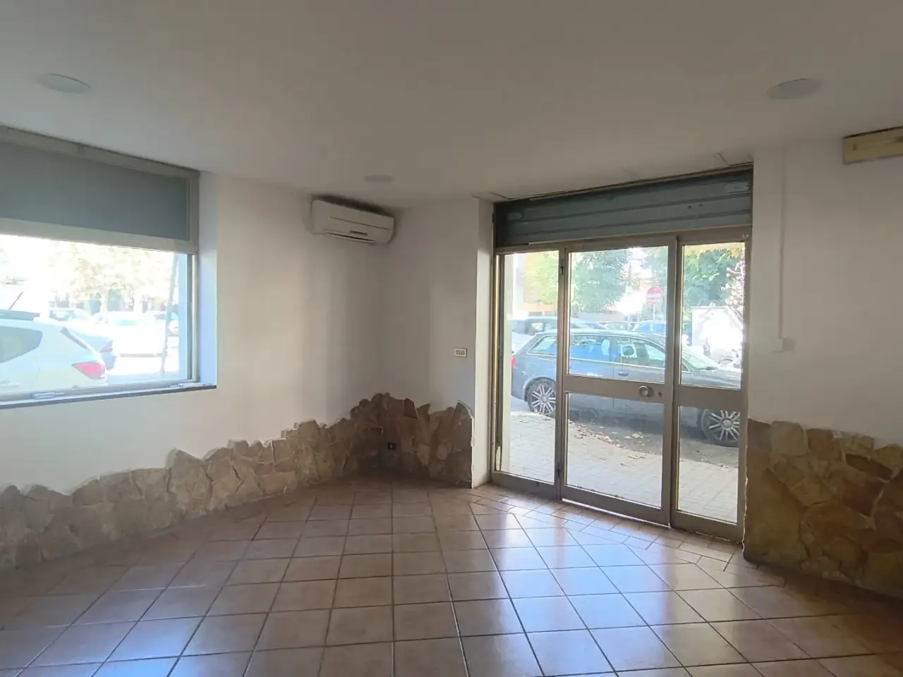 Negozio in Via Trieste 33, Ladispoli, {3} - Foto 1