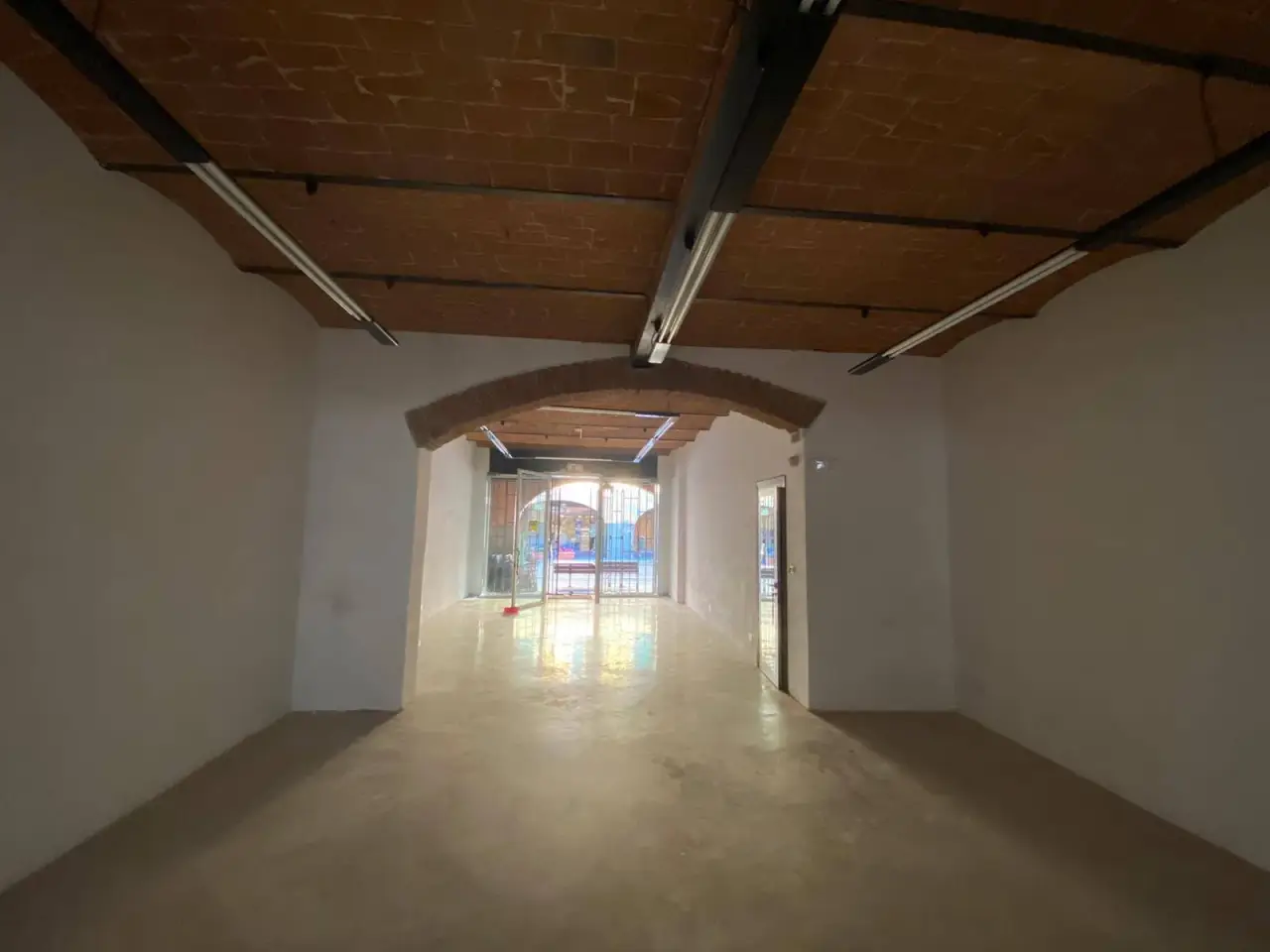Negozio in Corso Giacomo Matteotti, Cascina, {3} - Foto 1