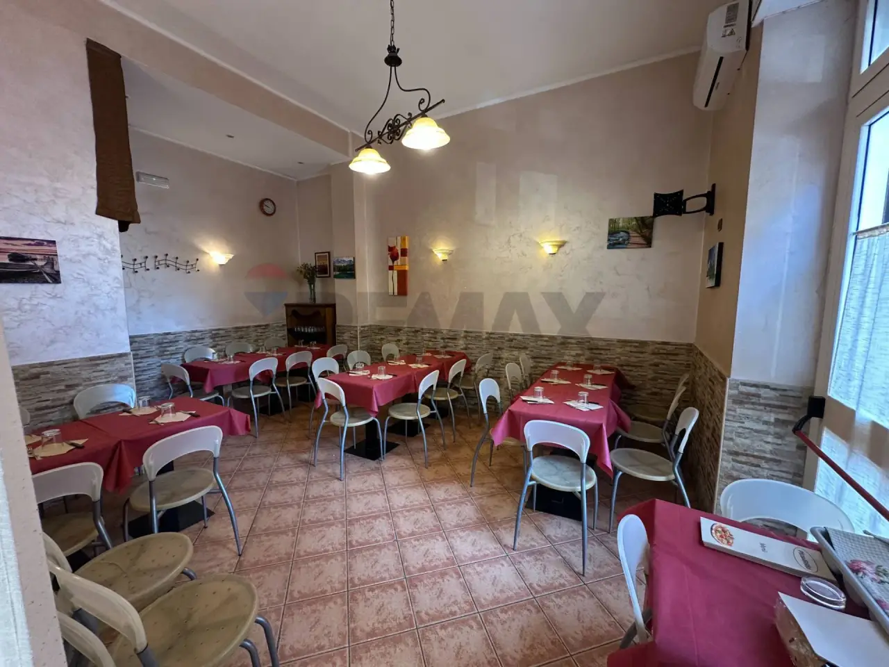 Esercizio commerciale in Via Manfredi Azzarita 41, Bari, {3} - Foto 2