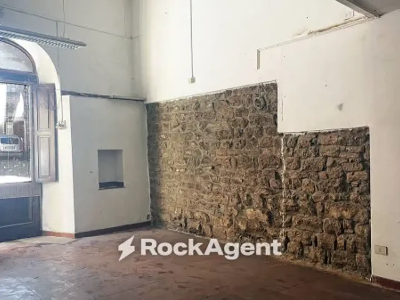 Negozio in Via Ricciarelli 68, Volterra, {3} - Foto 1
