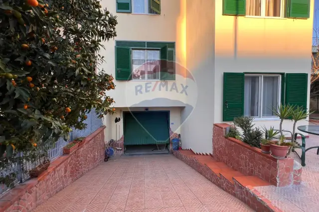 Villa in Via Giuseppe Pagano 2, Pozzuoli - Foto 1