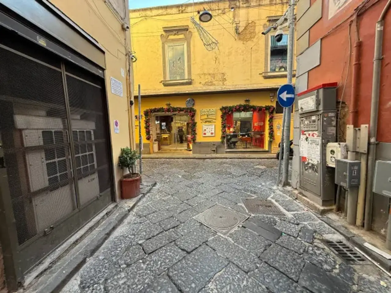 Negozio in Via Alabardieri, Napoli, {3} - Foto 2