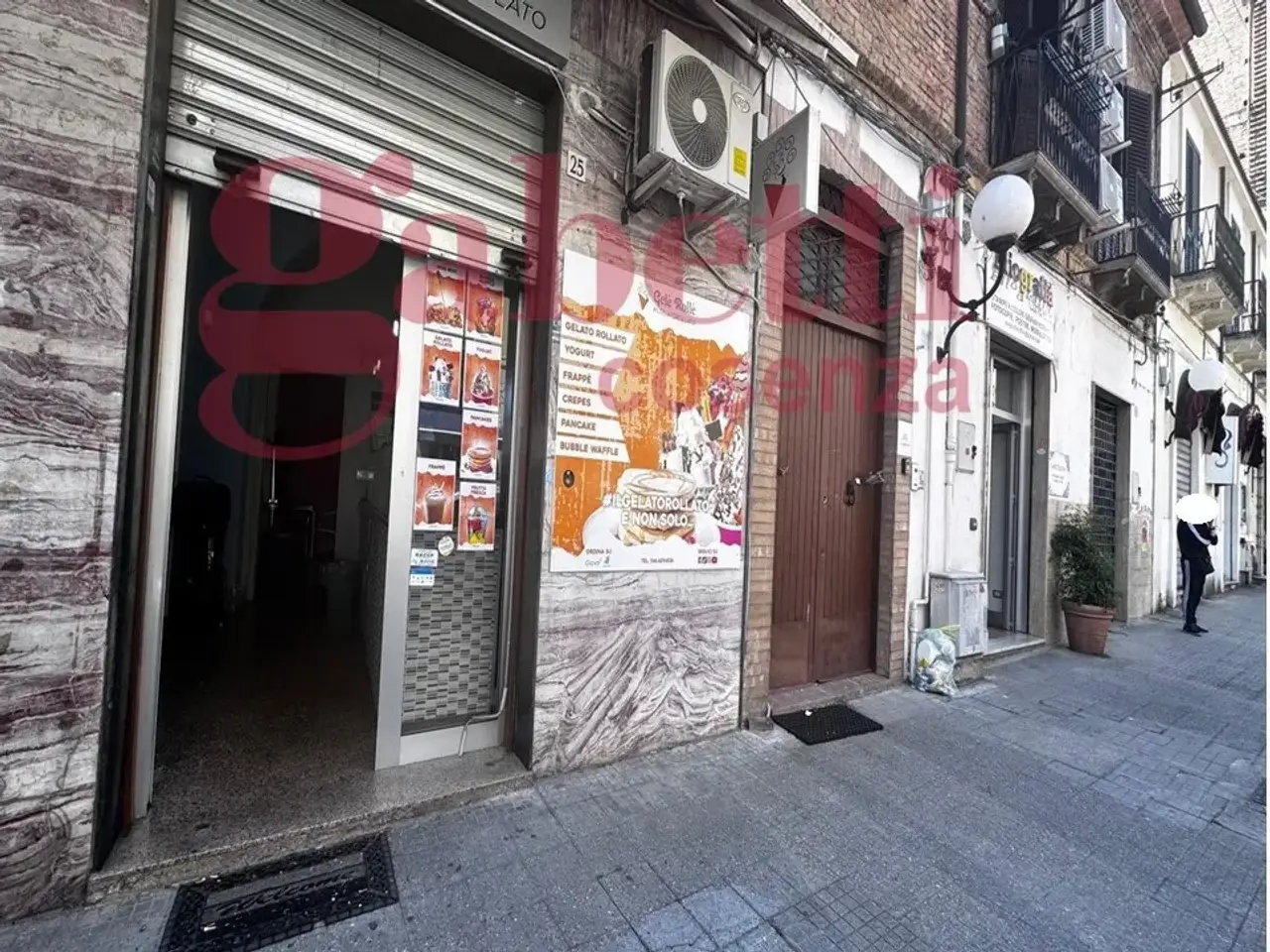 Magazzino in Cosenza Via Piave   25, Cosenza, {3} - Foto 2