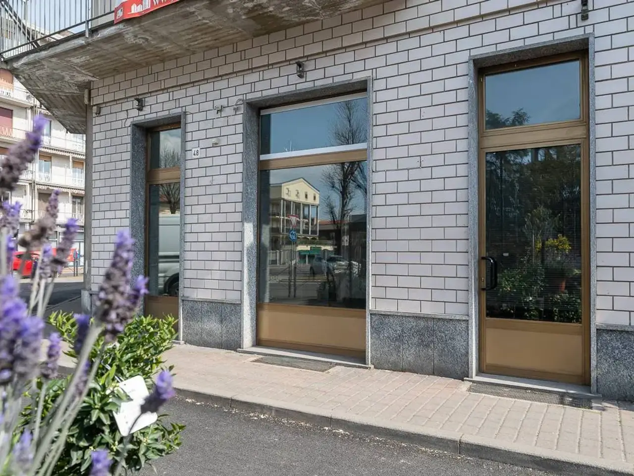 Negozio in Viale della Repubblica 44, Voghera, {3} - Foto 2