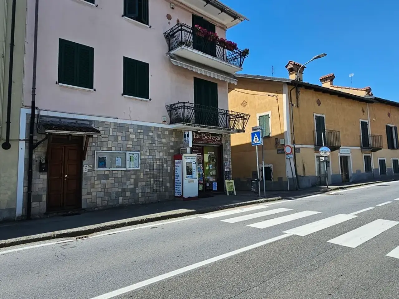 Esercizio commerciale in Via Saluzzo 220, Pinerolo, {3} - Foto 2
