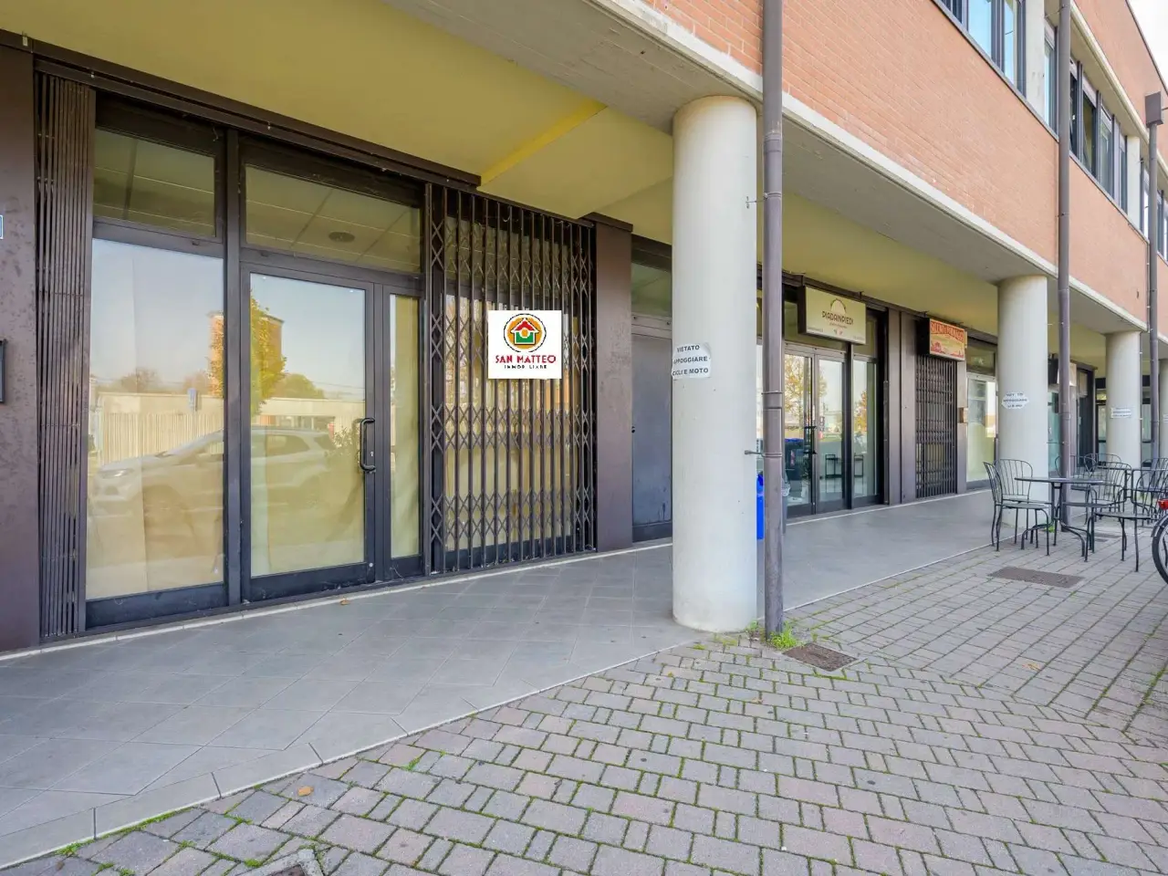 Negozio in Via Astengo 15/a, San Giovanni In Persiceto, {3} - Foto 1