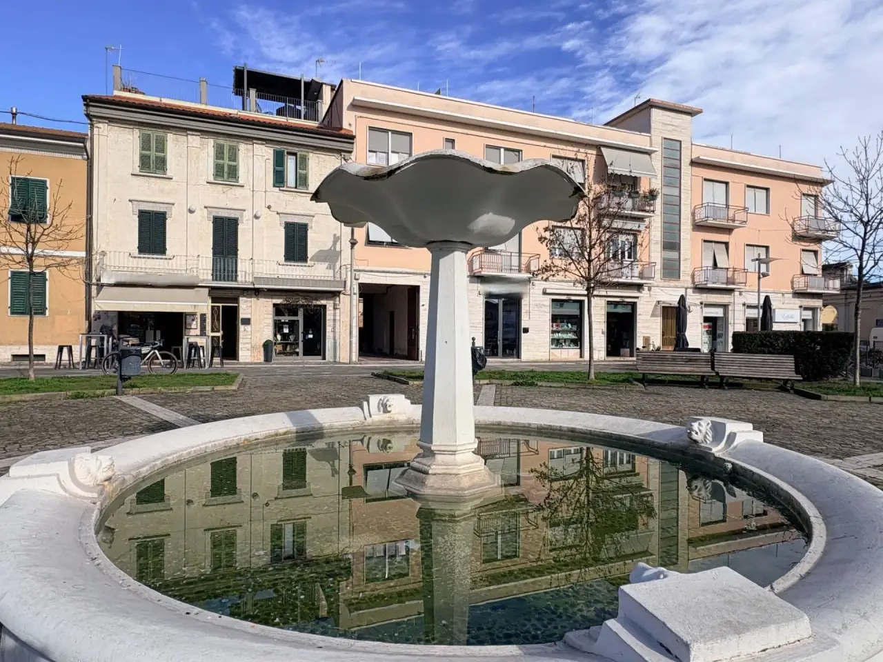Negozio in Via Largo Oberdan 4, Chiaravalle, {3} - Foto 1