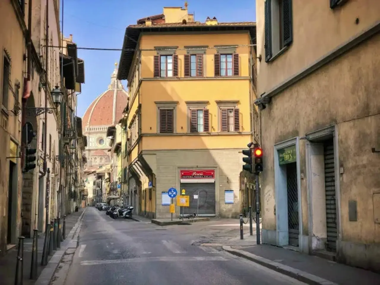 Lavanderia - Tintoria in Via dell'Oriuolo 10, Firenze, {3} - Foto 2