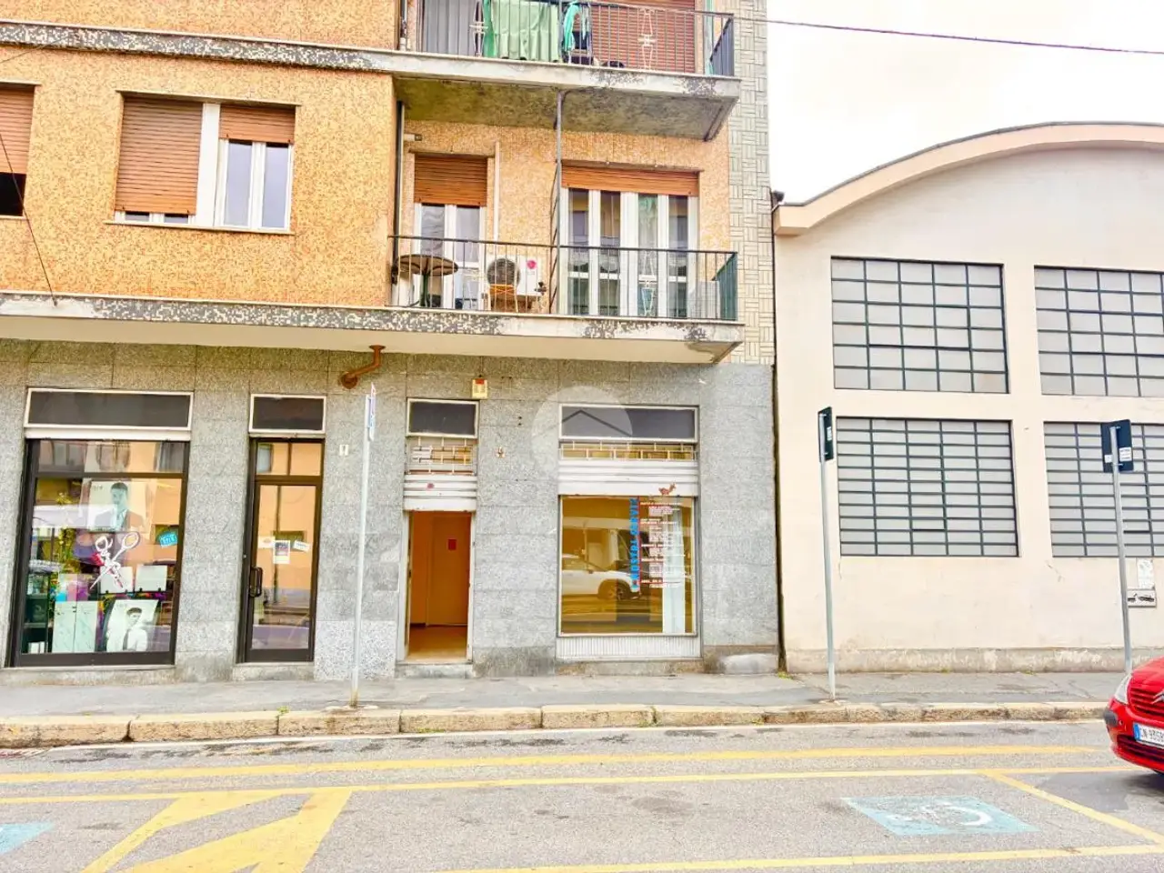 Negozio in Via Lanzo 16, Torino, {3} - Foto 2