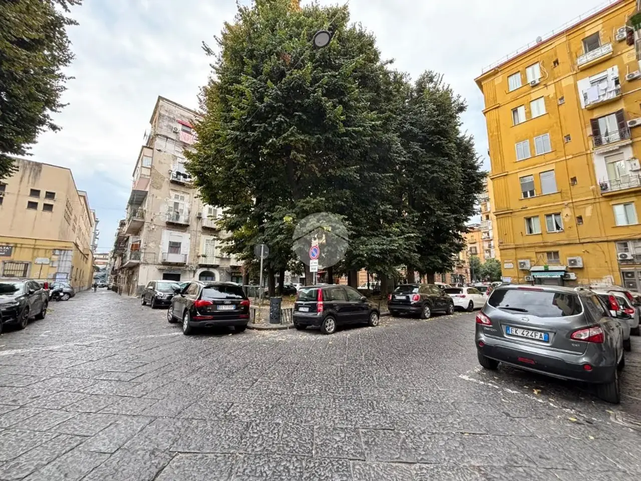 Negozio in Piazza S. Maria della Fede 7, Napoli, {3} - Foto 1