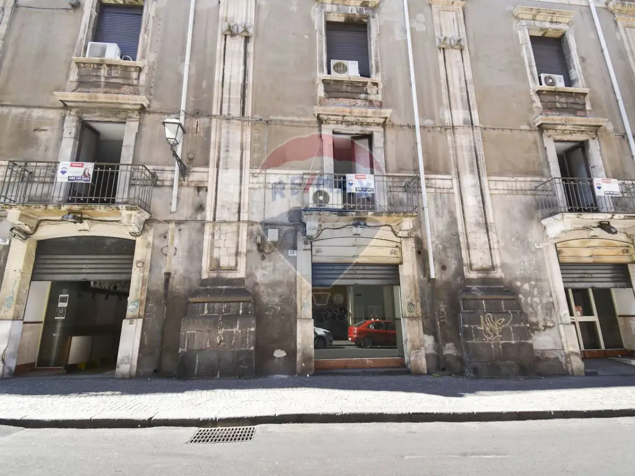 Negozio in Via Vittorio Emanuele II 226/228/23, Catania, {3} - Foto 2