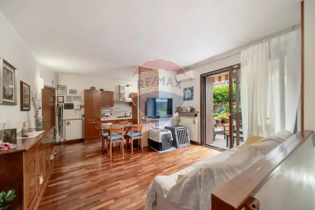 3-room flat in Via Matteotti 40, Agrate Brianza - Photo 1